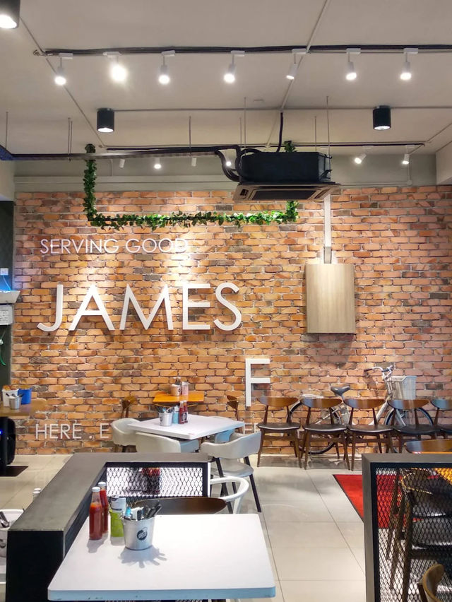 James Foo Western Food — An Old-School Taste That Never Changes