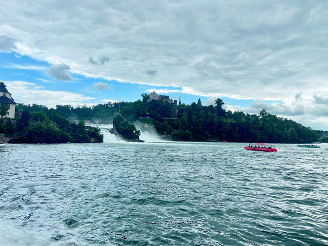 Rhine Falls in Summer – Nature’s Power and Beauty in Full Flow