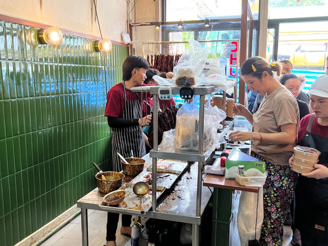 🔥 Chu Roast Bangkok – Local-Style Char Siew & Comforting Wontons