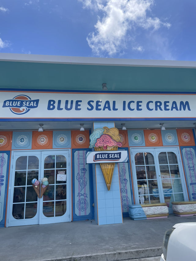 【宮古島　ポップで可愛い店内のアイス屋さん🍨】