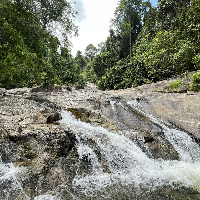 น้ำตกวังไม้ปัก Wangmaipak Waterfall 
