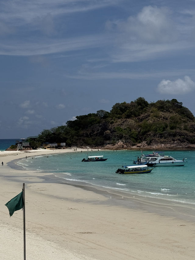 Diving into Paradise: The Magic of Pulau Redang’s Sea 🌊✨