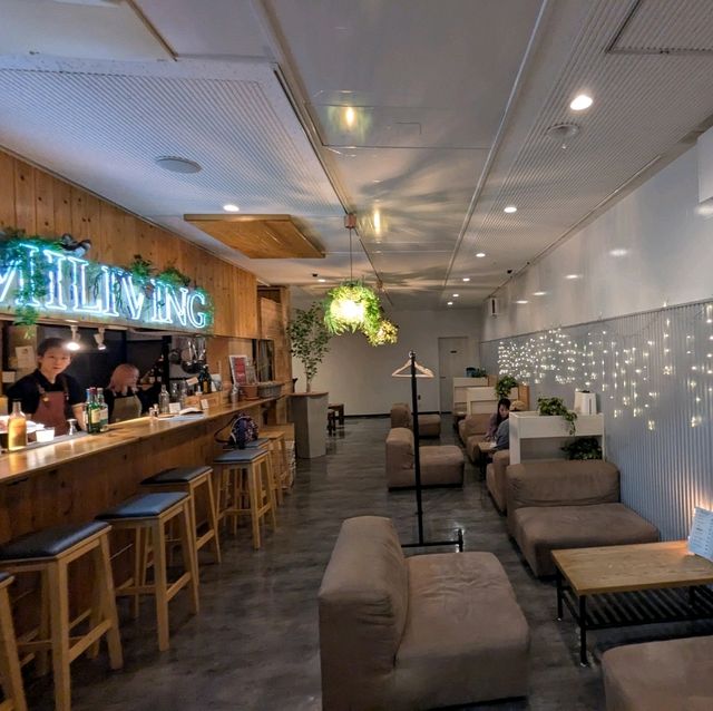 伊勢 | AMAMI LIVING 白天是咖啡店、晚上化身酒吧