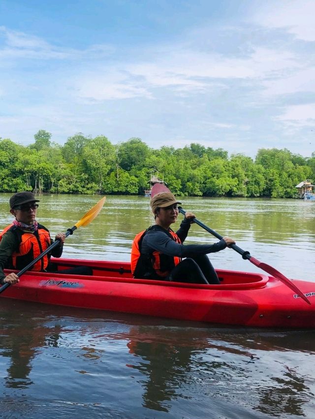 Mangrove Magic: Kayaking the Sepang River 🌿