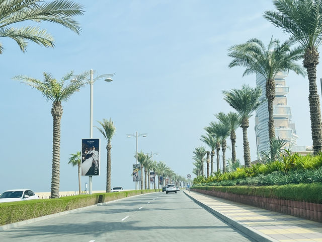 Living the Palm Life: Dubai’s Iconic Escape
