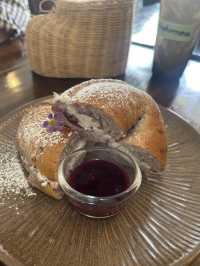 ร้านขนมปังที่แมส “Family crepe&bread 🥯🍞🥐🥨🥖