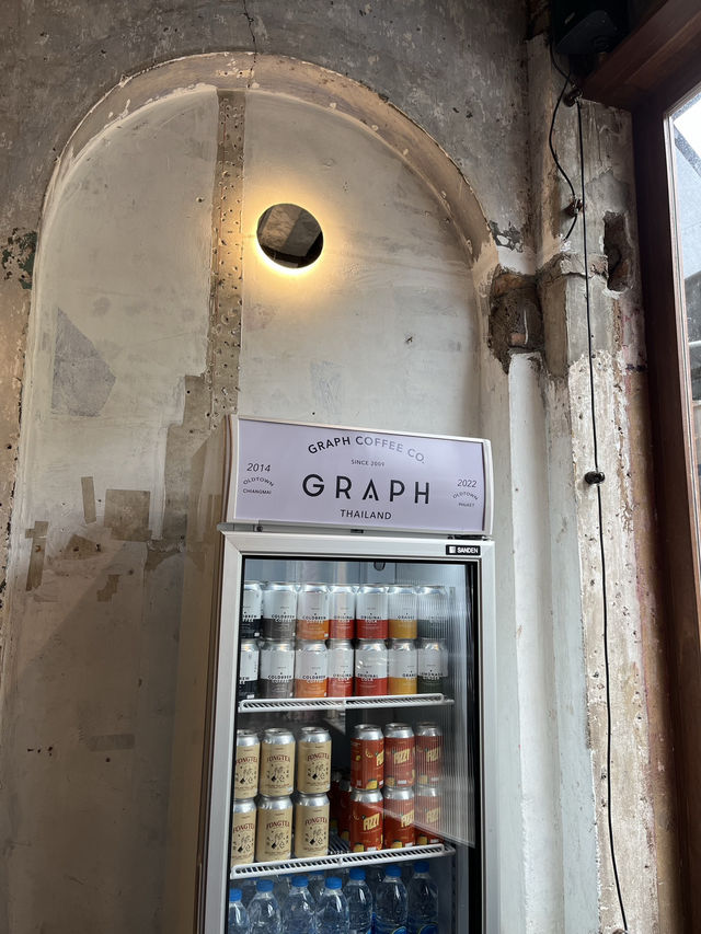 GRAPH Phuket ศิลปะกาแฟศิลป์ในอาคารชิโน‑โปรตุกีส