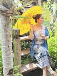 สาวลาวเวียงจันทร์ ใส่ชุดชนเผ่า ที่หลวงพระบาง