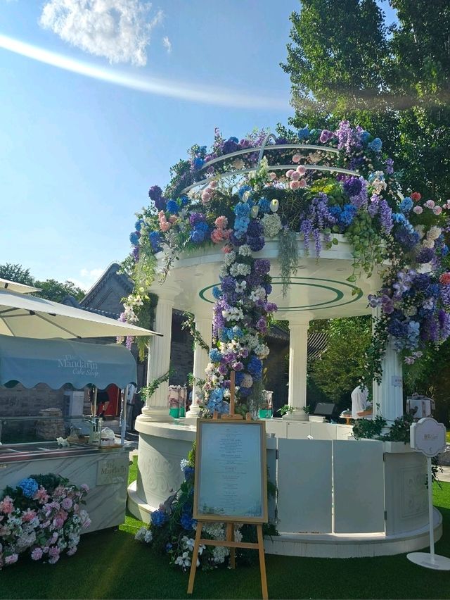 Dine and admire the blooms at WF Central Gardens Cafe