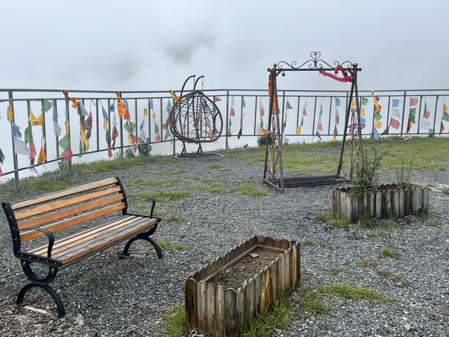  📍 G318 Nima Sacred Mountain Service Area – A Unique Tibetan-style Stop at 4668m