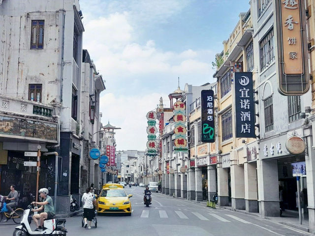 Shangxiajiu Pedestrian Street: Guangzhou’s Retro Runway
