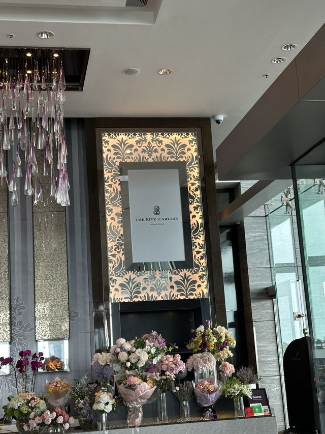 【女子旅必見】The Ritz‑Carlton Hong Kongで特別な食事を🍽️