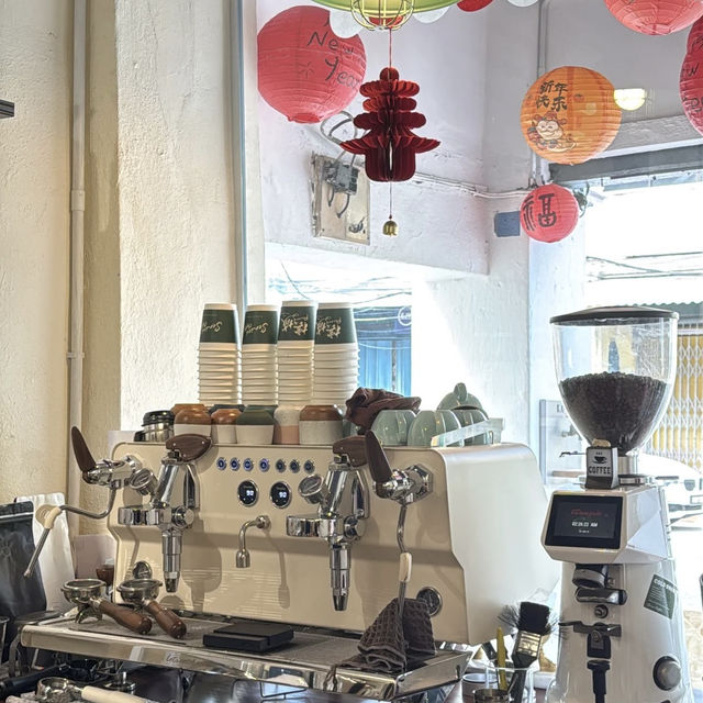 Art, Acidity & Open-Bar Cosiness – My Visit to N.419 Senses Coffee, George Town (Penang)