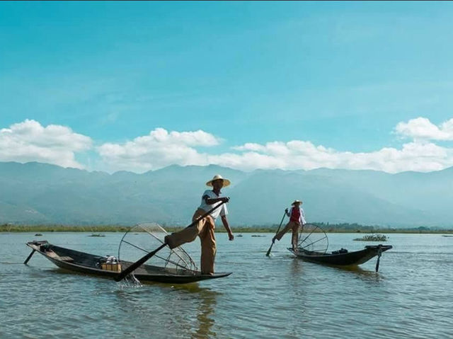 🌿 Discover Inle Lake, Myanmar: A Journey Through Floating Life 🌊
