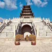 Solo Time Travel at the National Folk Museum of Korea** 🕰️🏯