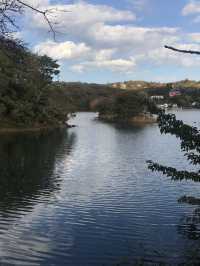 【静岡県　伊東市　一碧湖のゴールデンサンセット】