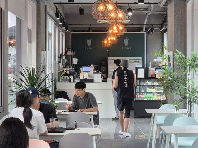 여수 퀸스트리트 카페 – 여수 여행 중 가장 기억에 남았던 힐링 카페!