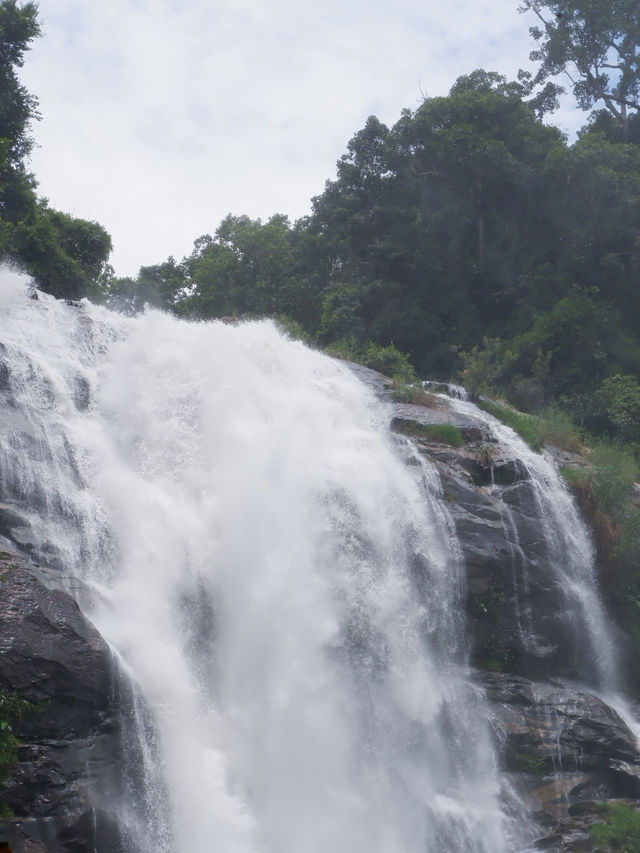 น้ำตกวชิรธาร - Wachirathan Waterfall