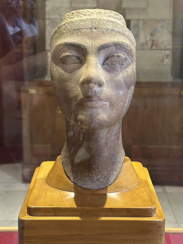 Pink Walls, Golden Secrets: The Last Stand Of Egyptology’s Pirates