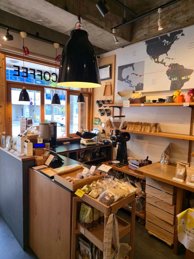 일본 후쿠오카의 감성카페 Adachi Coffee