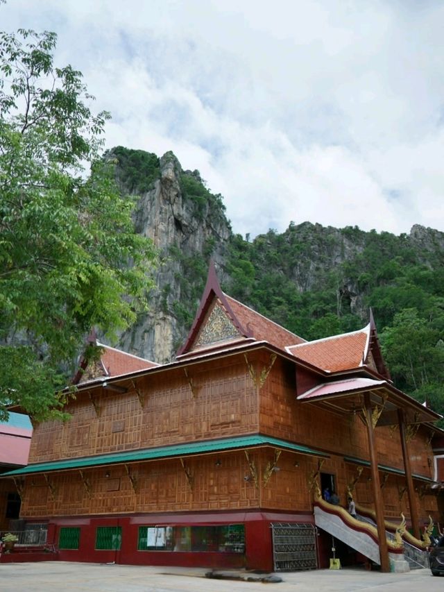 ถ้ำเขาย้อย เพชรบุรี 