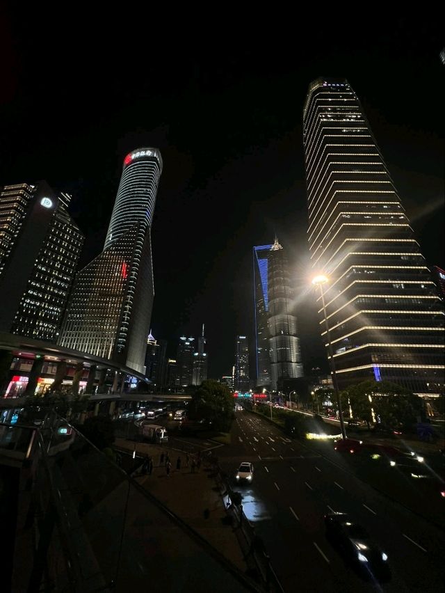 “Neon Dreams: Shanghai’s Colourful Nights”