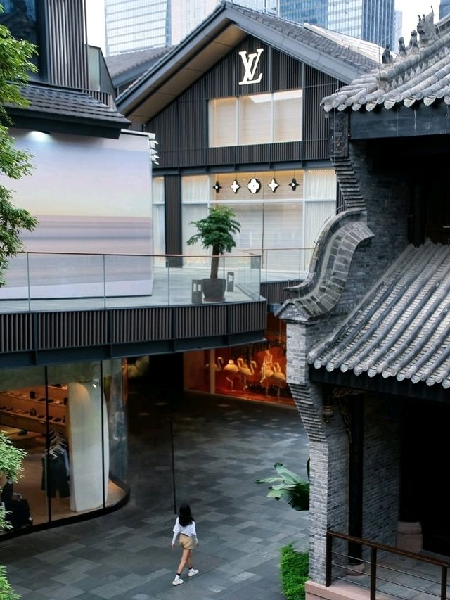 🇨🇳✨ “2 Days in Chengdu: Pandas, Spices & Teahouse Vibes Under $200”