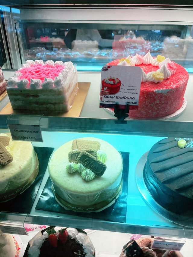King’s Bakery  – Your Go-To Spot for Fresh Buns, Pastries & Cakes