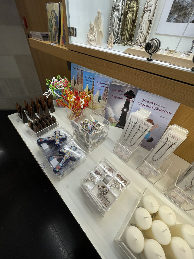 🇪🇸 Sagrada Familia Gift shop 