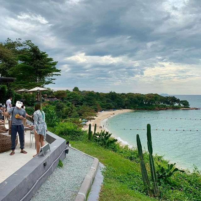 目の前に海が広がるパタヤ屈指の絶景カフェ🇹🇭