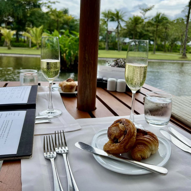 ワインと料理のペアリングを楽しめる野外レストラン🇹🇭 ワインと料理のペアリングを楽しめる野外レストラン🇹🇭