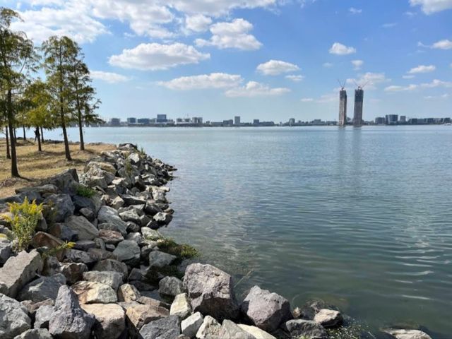 上海 | 滴水湖,上海最東邊的人工湖景區 上海 | 滴水湖,上海最東邊的人工湖景區