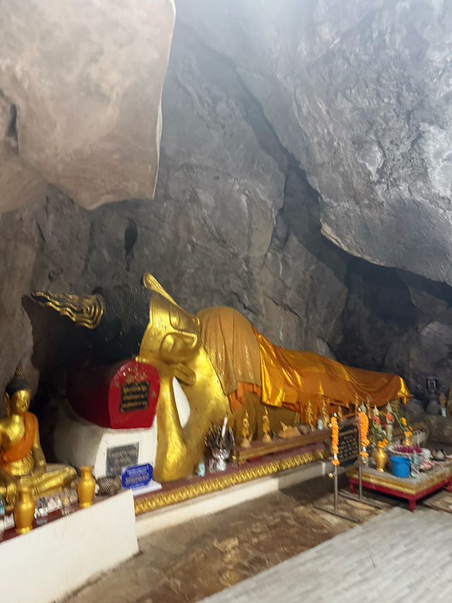 ถ้ำรอดใบโพธิ์