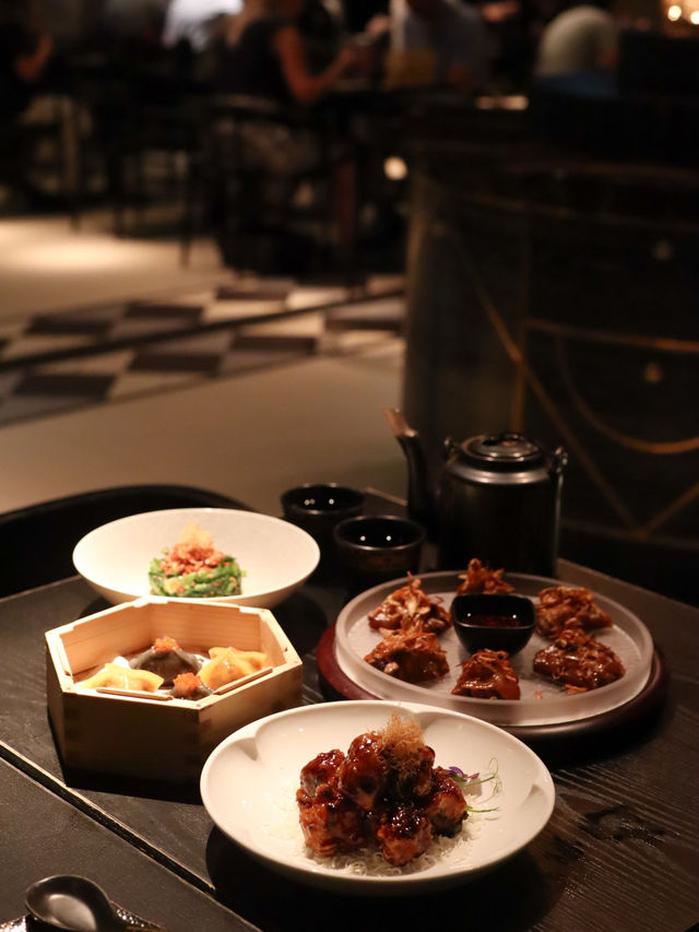精緻高級點心令人驚嘆,味覺視覺雙重享受✨ 夜麻麻想食點心,又想靜靜地同閨蜜傾吓心事 就選咗呢間走高級優雅路線嘅餐廳 裝橫高級優雅,喜歡座位與座位之間有距離 傾心事一流 每款點心都見到大廚嘅巧手用心。豆 精緻高級點心令人驚嘆,味覺視覺雙重享受✨ 夜麻麻想食點心,又想靜靜地同閨蜜傾吓心事 就選咗呢間走高級優雅路線嘅餐廳 裝橫高級優雅,喜歡座位與座位之間有距離 傾心事一流 每款點心都見到大廚嘅巧手用心。豆