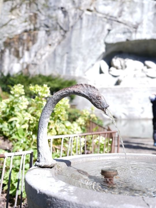 💞 อนุสาวรีย์สิงโตสะอื้น (Lion Monument)