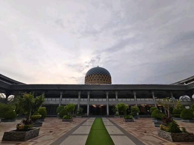 Sultan Abdul Samad Mosque (KLIA Mosque) Sultan Abdul Samad Mosque (KLIA Mosque)