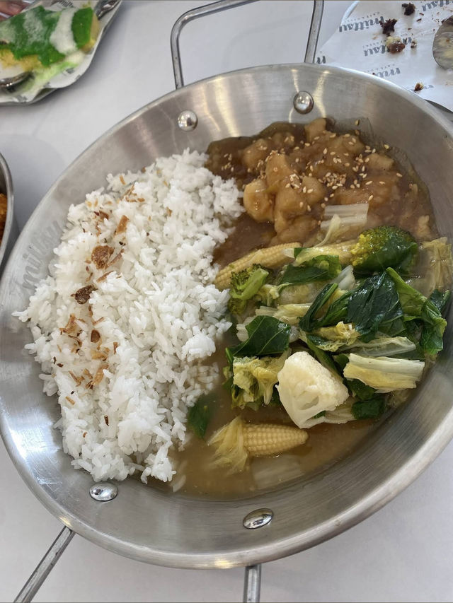 Mittsu Café & Dessert, Whimsical Treats and Family-Friendly Vibes in Batam