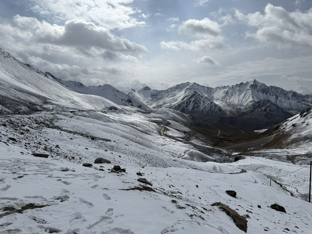 Experience exotic 4 seasons in a day in Northern Xinjiang Experience exotic 4 seasons in a day in Northern Xinjiang