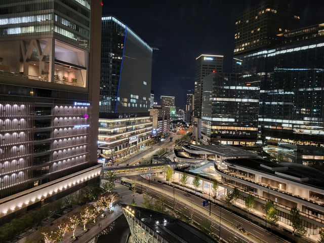 梅田高樓夜色巡禮：大阪都會的璀璨光影