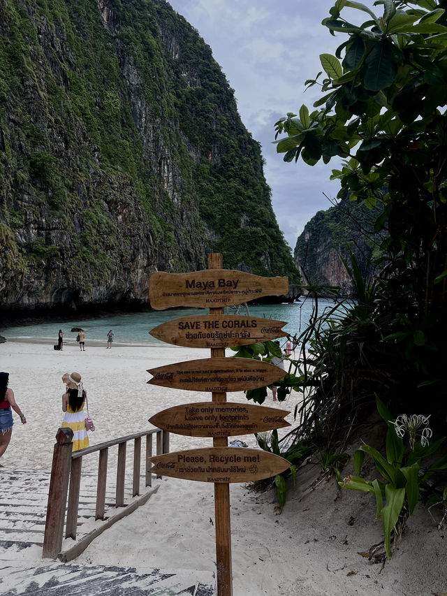 เกาะพีพี…สวรรค์กลางอันดามัน 🌴