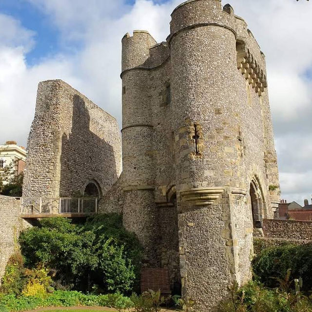 Lewes Castle & Museum – Norman Stronghold & Sussex Time Capsule Lewes Castle & Museum – Norman Stronghold & Sussex Time Capsule