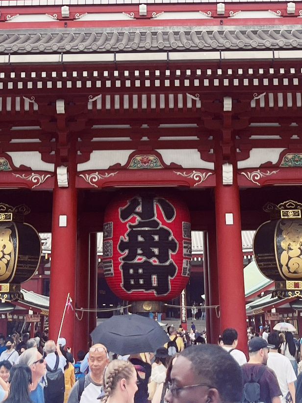 🏮 Sensō-ji Temple: Tokyo's Crimson Heart Where Ancient Gods Dance! 🎎