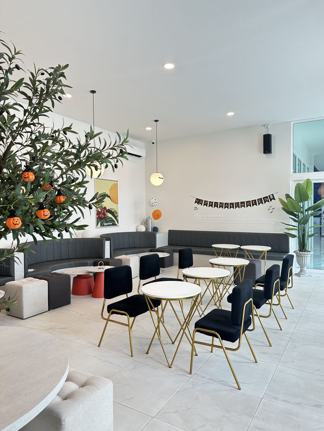 พาเที่ยวคาเฟ่ลำปางจัดธีมฮาโลวีน พาเที่ยวคาเฟ่ลำปางจัดธีมฮาโลวีน