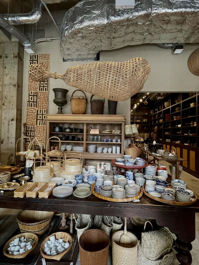 Visualizing Culture: A Tokyo Shop with Soul Visualizing Culture: A Tokyo Shop with Soul