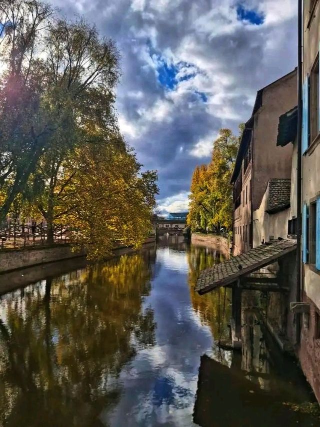 🌸 A Stroll Through Time – Autumn Dreams in Petite-France 🌸 A Stroll Through Time – Autumn Dreams in Petite-France