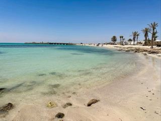 寧靜海岸與海邊魅力在Aghir Plage