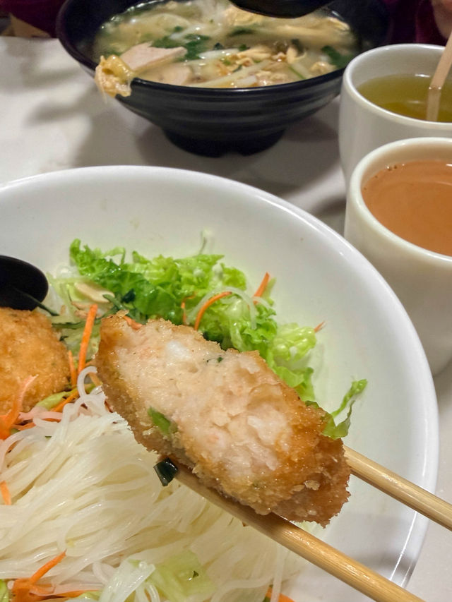 銅鑼灣美食|湯粉清爽、蝦餅撈檬超合胃口! 銅鑼灣美食|湯粉清爽、蝦餅撈檬超合胃口!