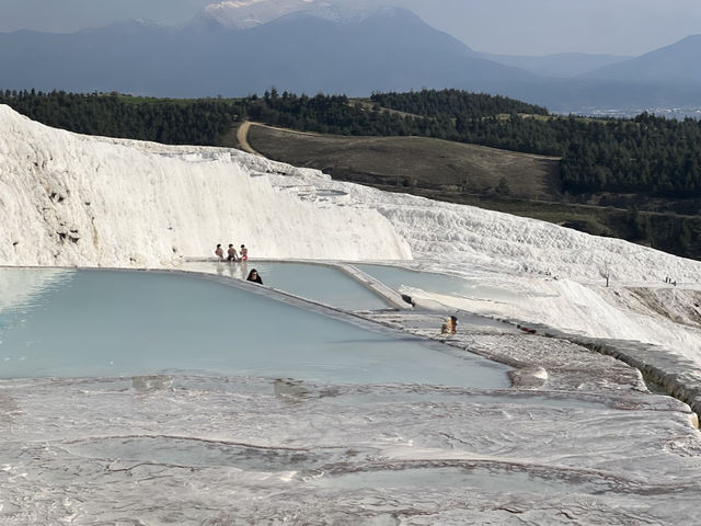 석회 온천 위에 펼쳐진 햐얀 천국, 파묵칼레