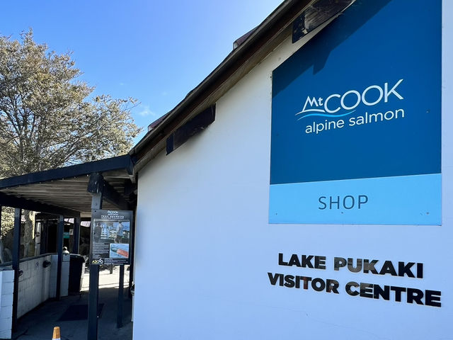 Lake Pukaki: Stunning Alpine Beauty Lake Pukaki: Stunning Alpine Beauty