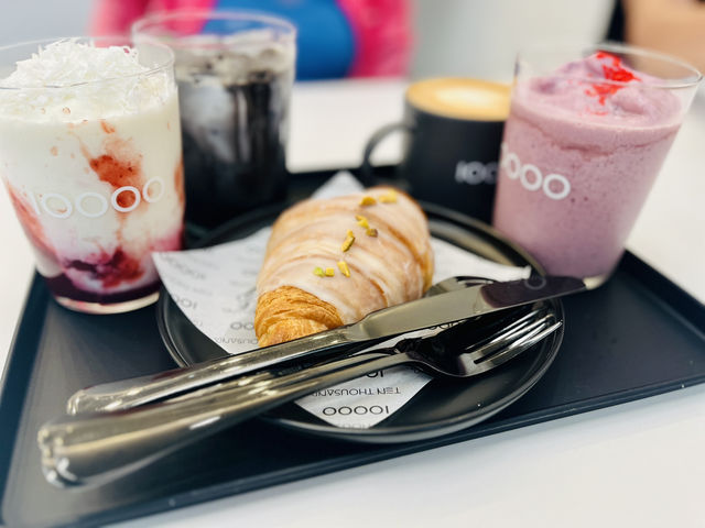 Ten Thousand: minimalist cafe at Lotte West Lake🇻🇳🎉 Ten Thousand: minimalist cafe at Lotte West Lake🇻🇳🎉